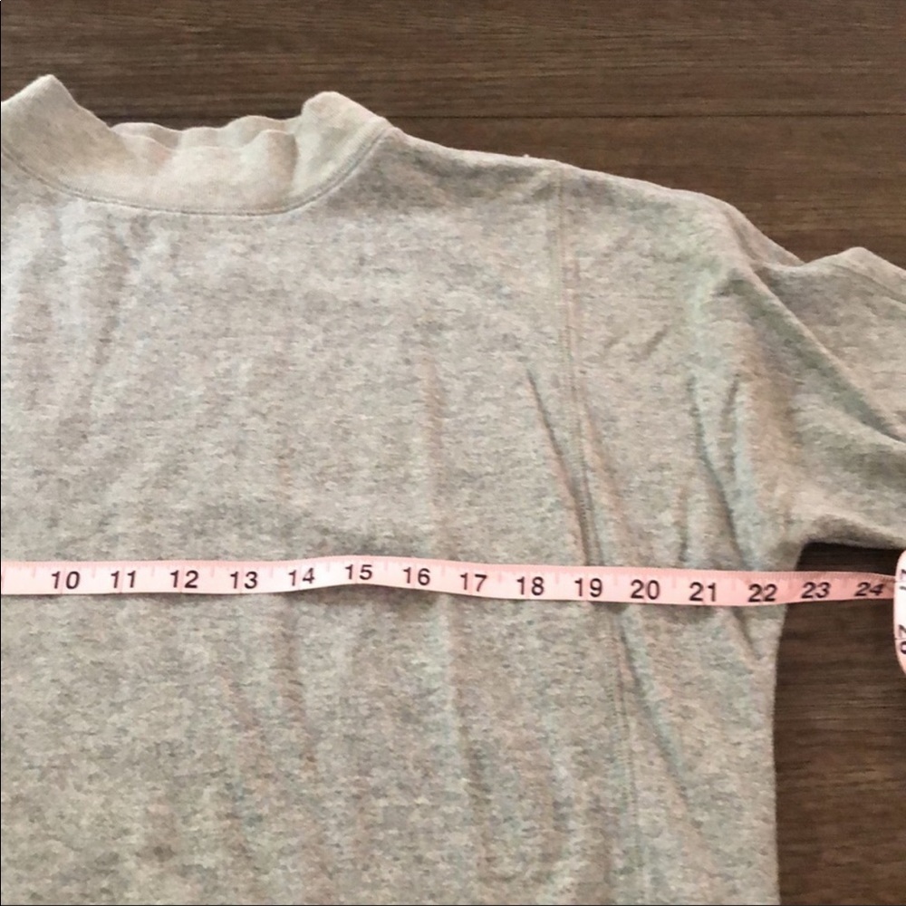 ⭐️SOLD Everlane gray high crew neck sweatshirt - Picture 8 of 9